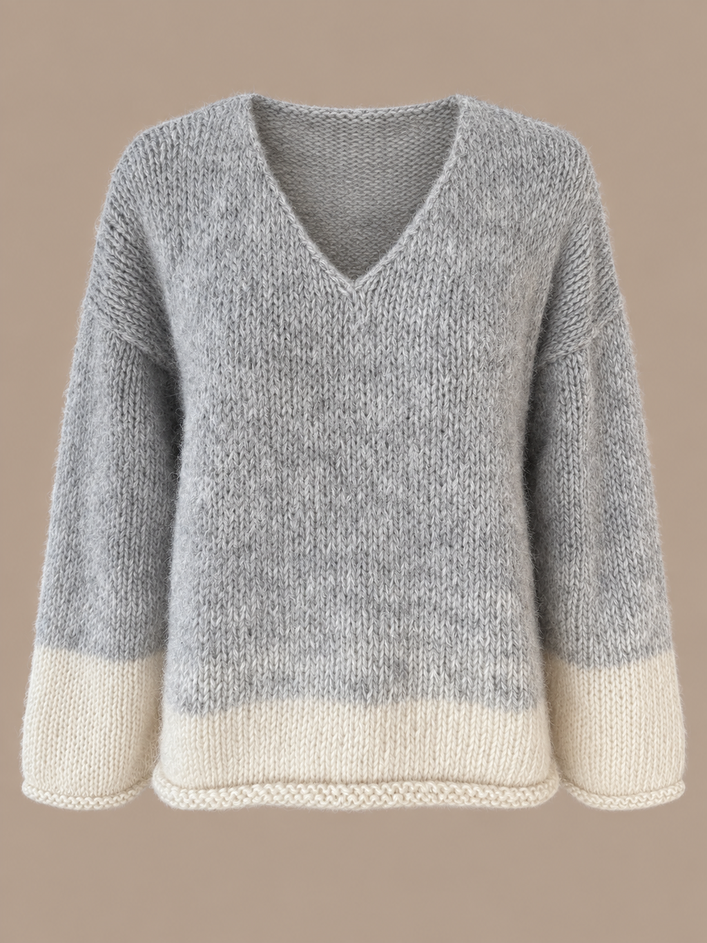 Eloïse ~ alpaca v-sweater, light grey dégradé